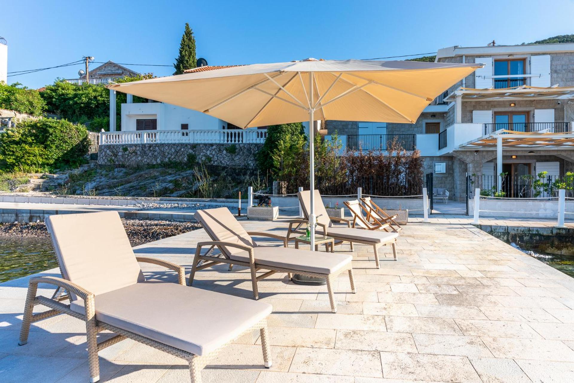 Villas Plitka ติวัต ภายนอก รูปภาพ