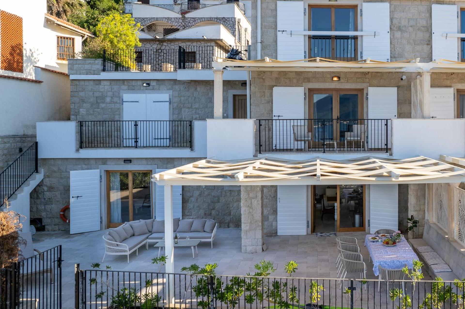 Villas Plitka ติวัต ภายนอก รูปภาพ