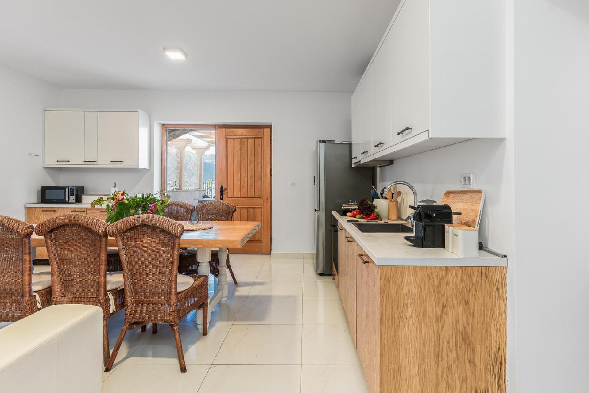 Villas Plitka ติวัต ภายนอก รูปภาพ