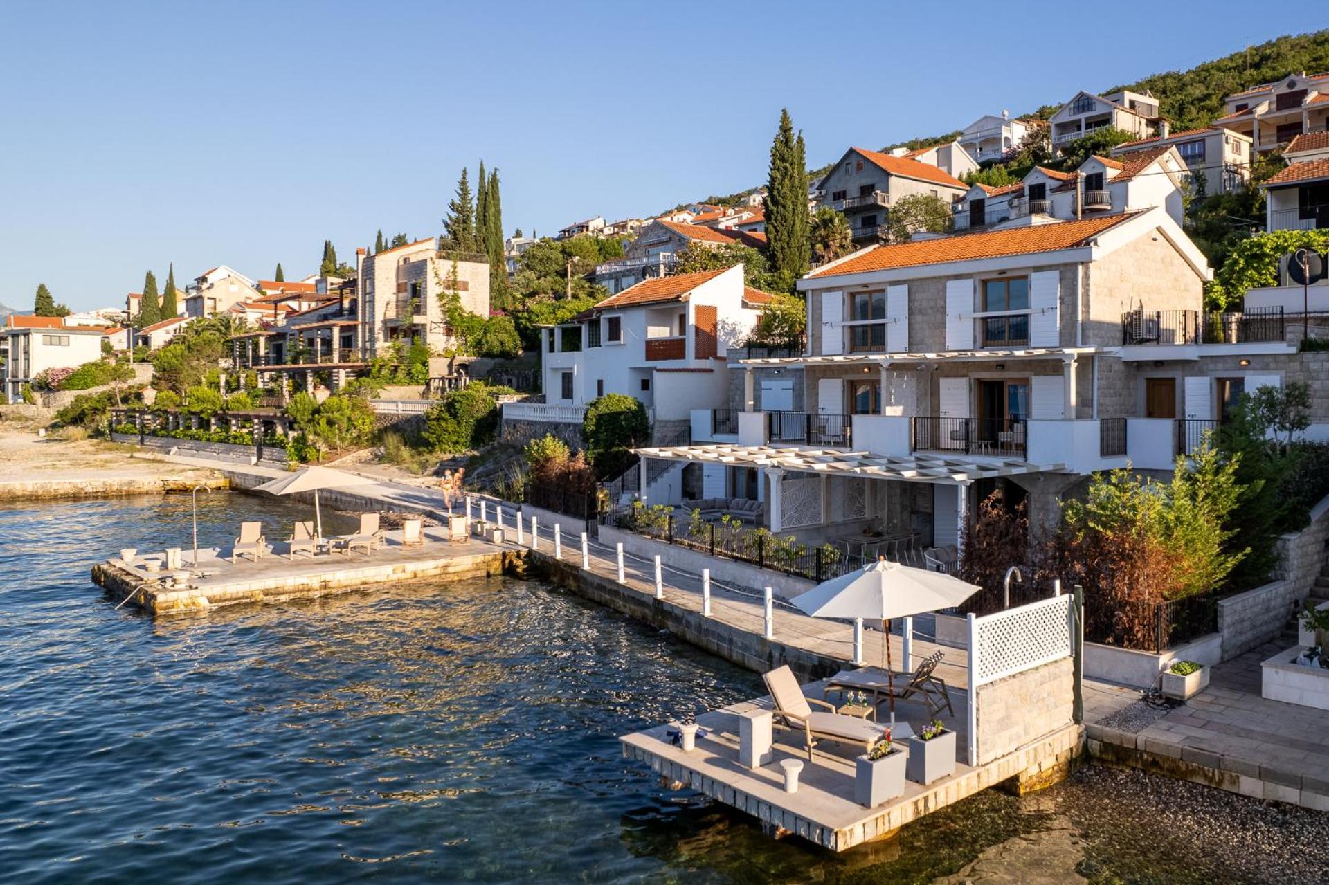 Villas Plitka ติวัต ภายนอก รูปภาพ
