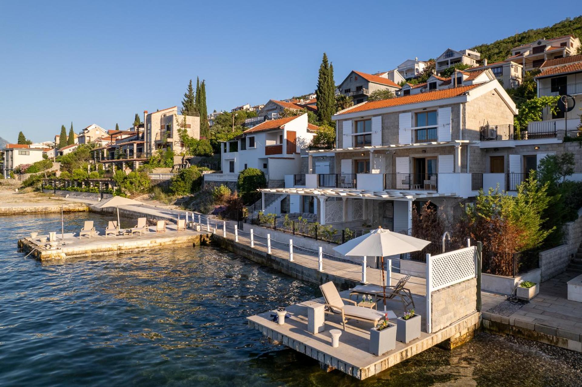 Villas Plitka ติวัต ภายนอก รูปภาพ