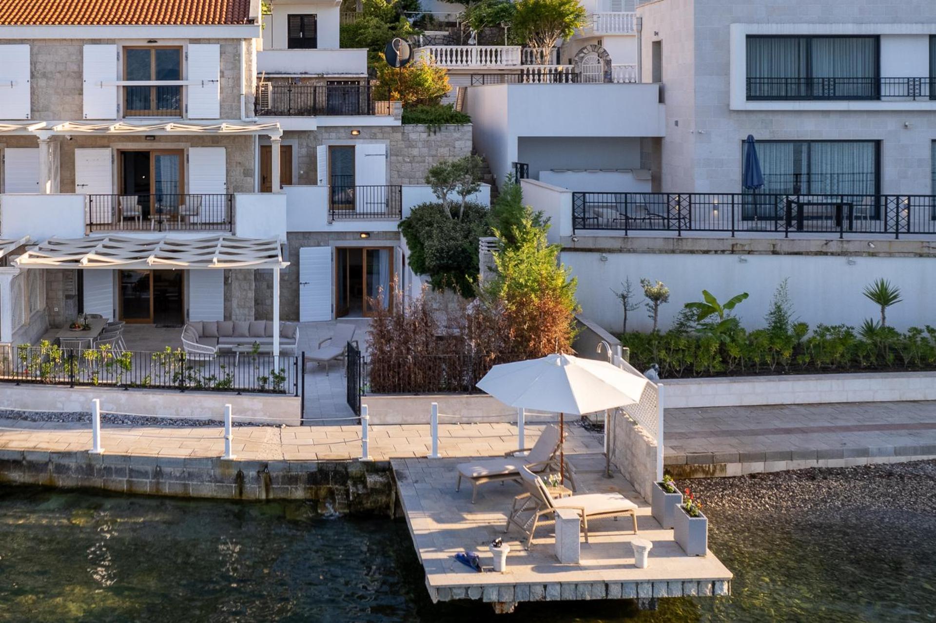 Villas Plitka ติวัต ภายนอก รูปภาพ