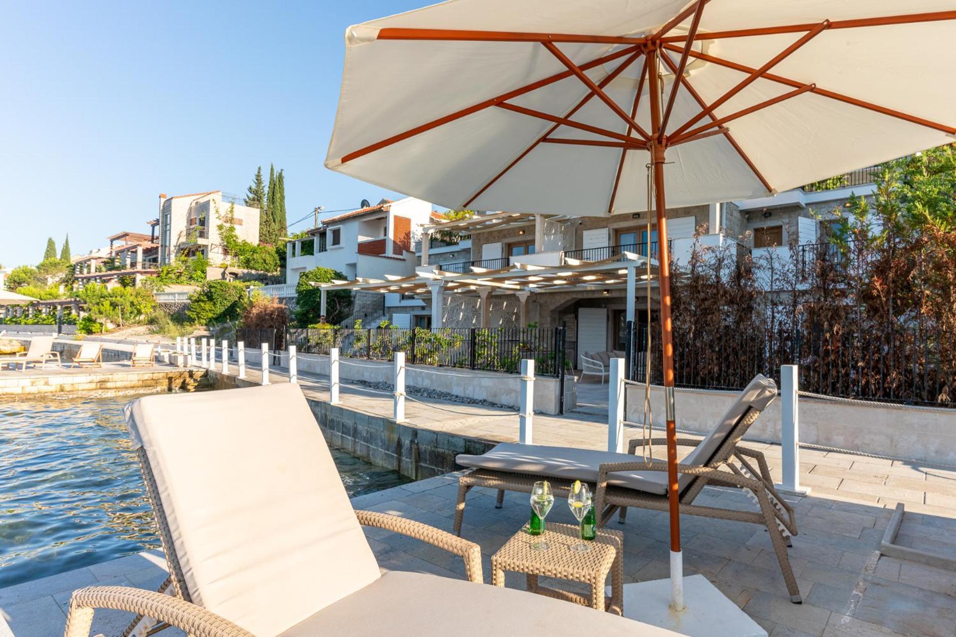 Villas Plitka ติวัต ภายนอก รูปภาพ
