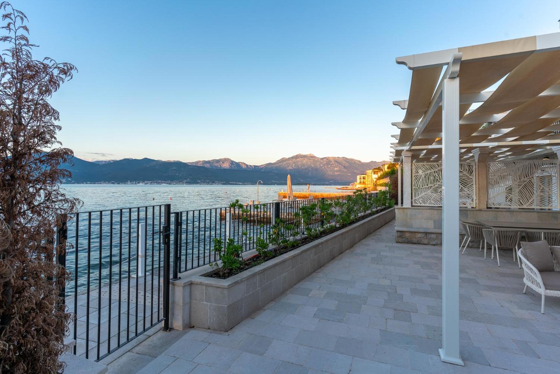 Villas Plitka ติวัต ภายนอก รูปภาพ