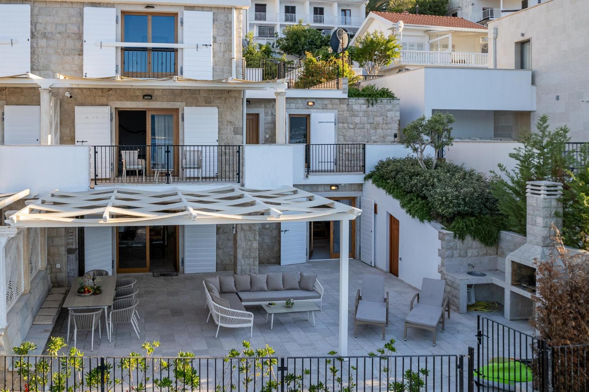 Villas Plitka ติวัต ภายนอก รูปภาพ