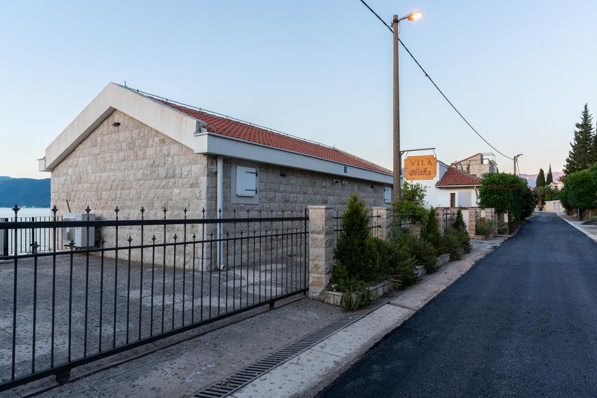 Villas Plitka ติวัต ภายนอก รูปภาพ