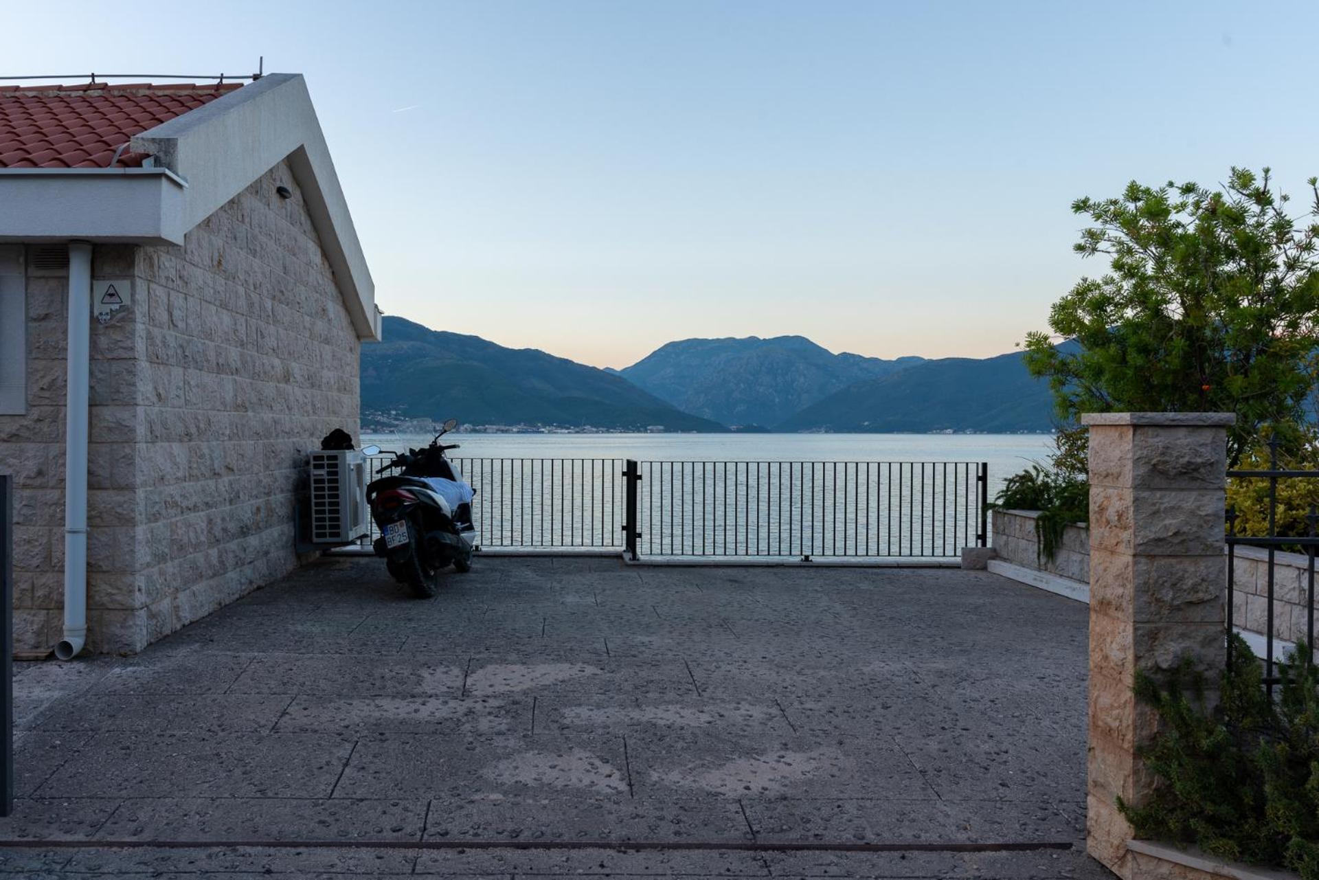 Villas Plitka ติวัต ภายนอก รูปภาพ
